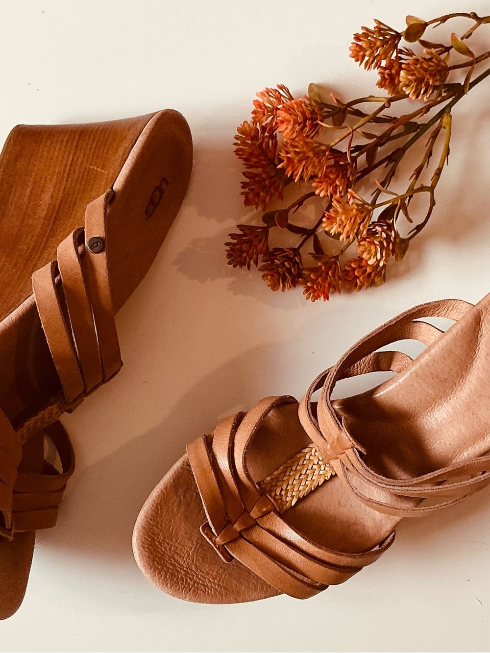 UGG Mattie Sandals Sz 9